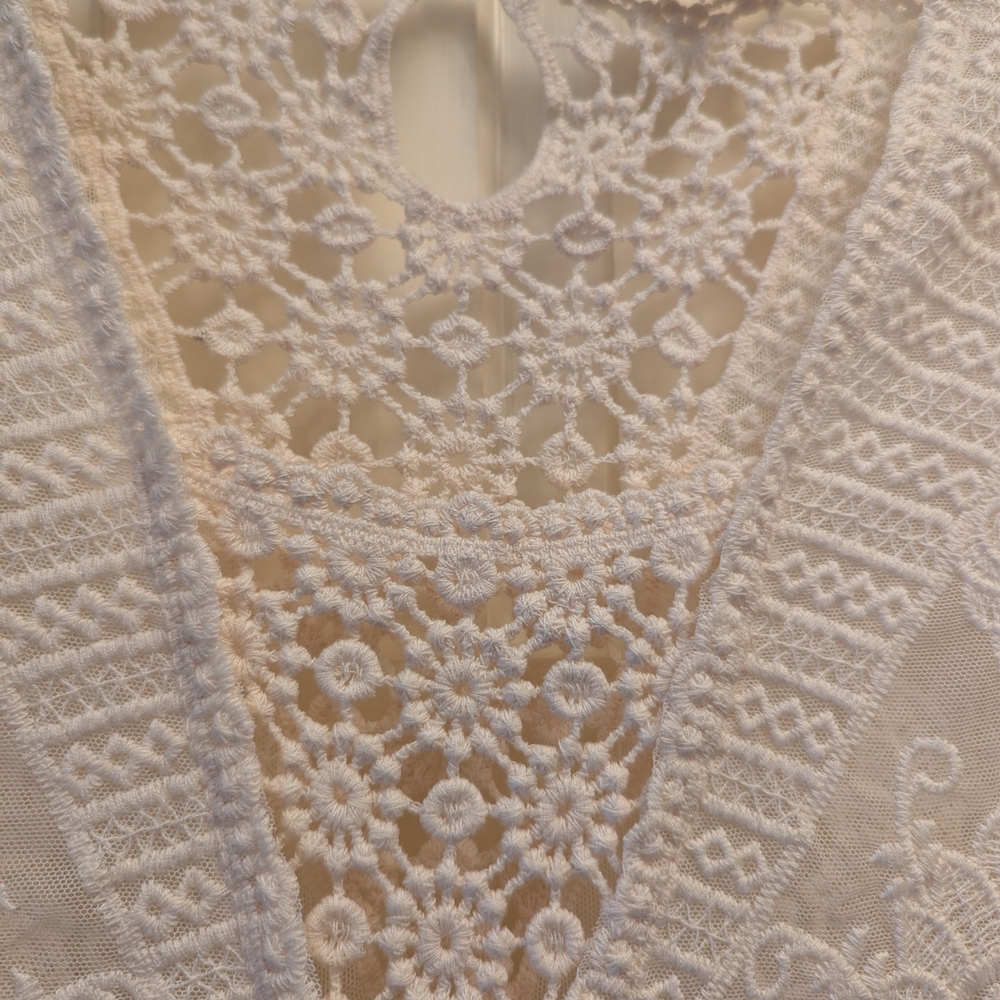 Chic White Lace Blouse for Women By CREAM - Picture 5 of 6